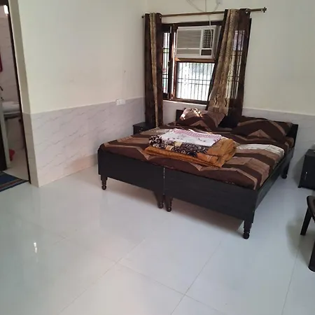 Radha Madhav Ashram Vrindavan Exterior photo