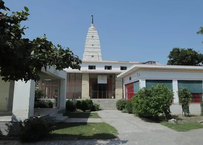 Radha Madhav Ashram Vrindavan