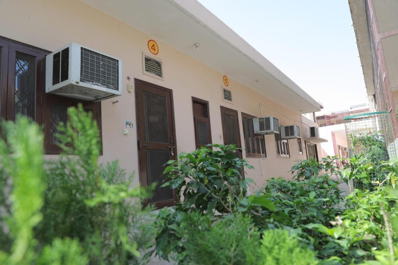 Radha Madhav Ashram Homestay