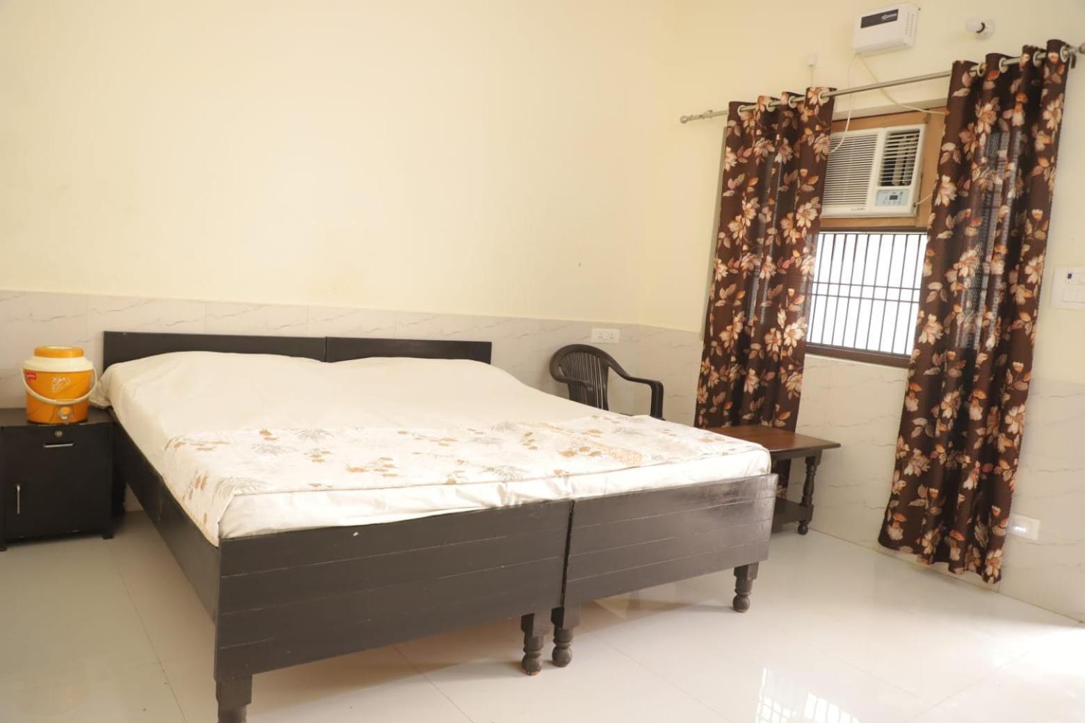Homestay Radha Madhav Ashram *
